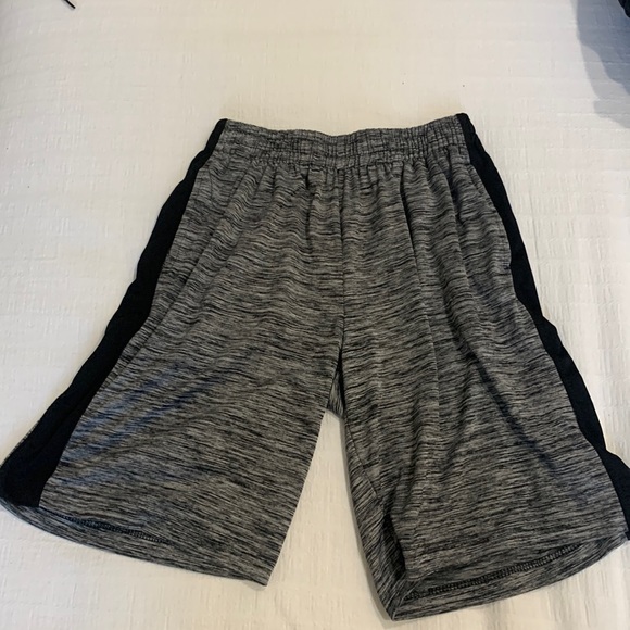 Brand new boys athletic shorts - Picture 1 of 2